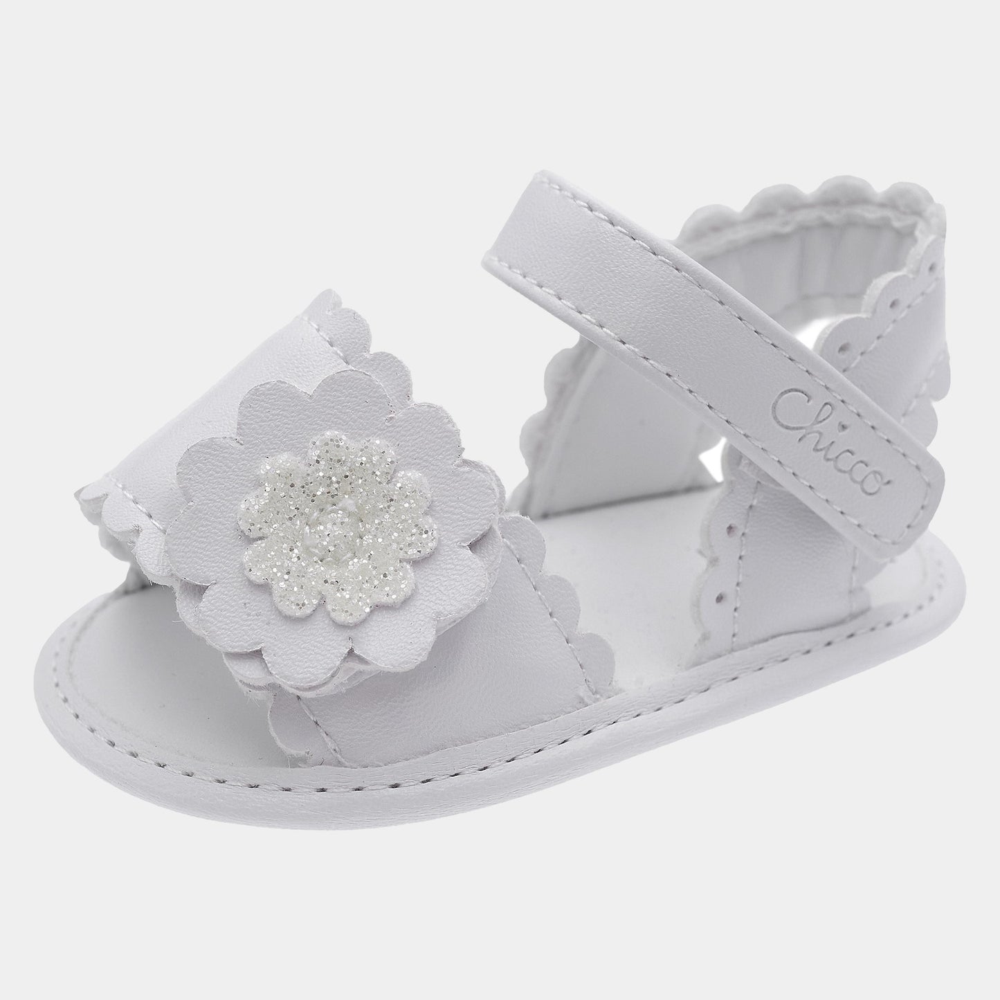Sandalias Chicco Modelo de cuna blanca con velcro y flor de 16 a 19