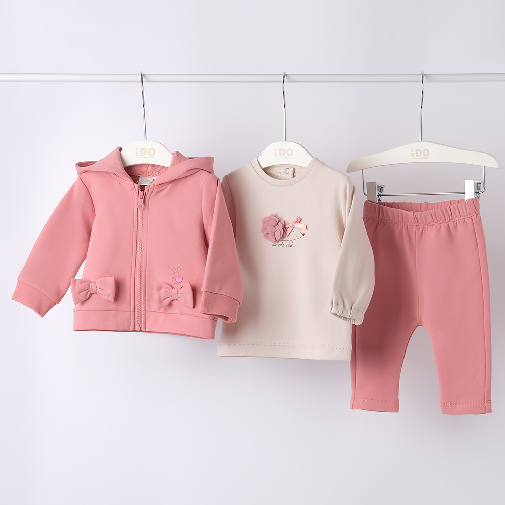 Tracksuit and T-shirt i DO