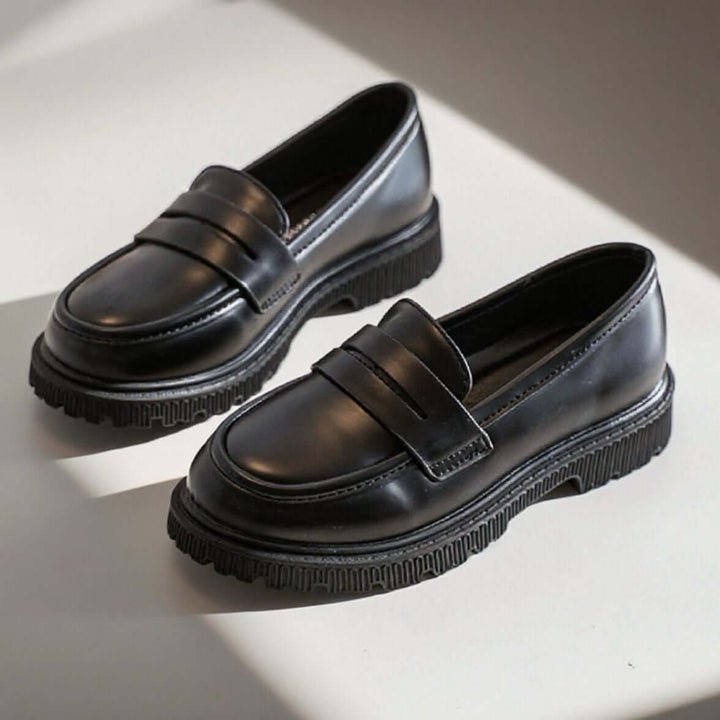 Black moccasin for girls from 25 to 36