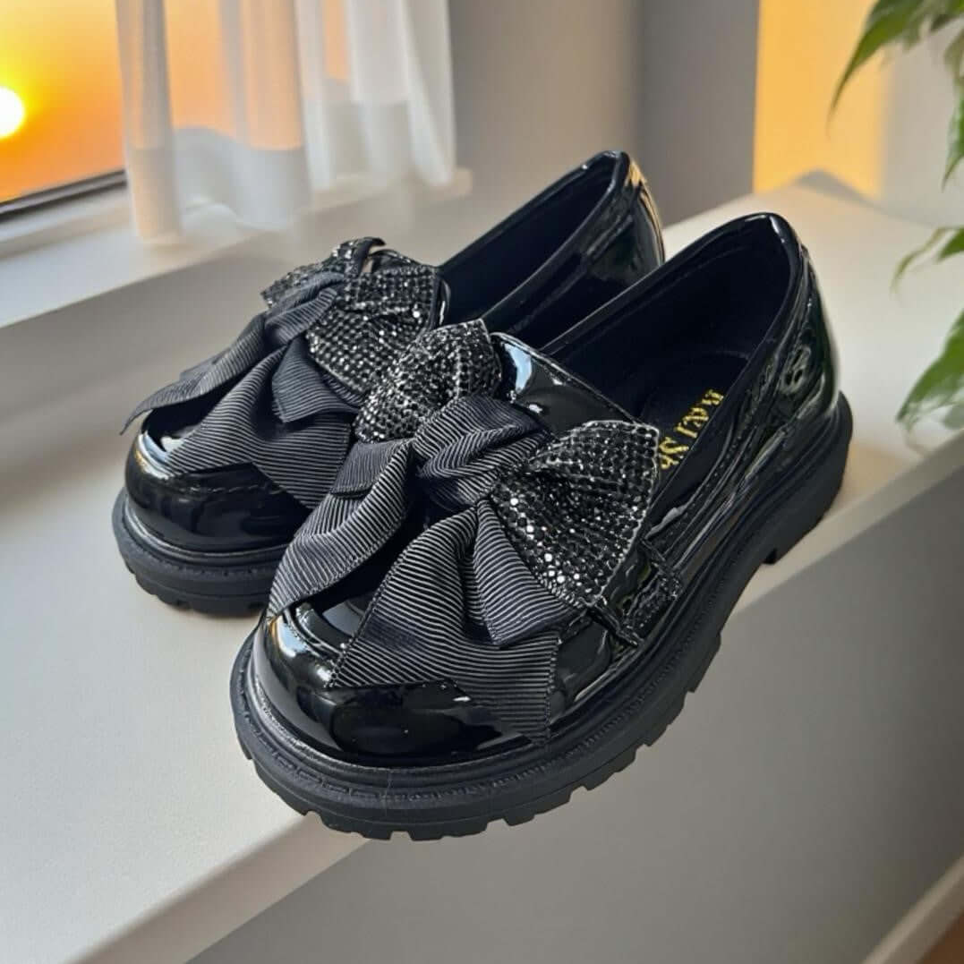 Mocassins de menina negra com laço do 25 ao 36