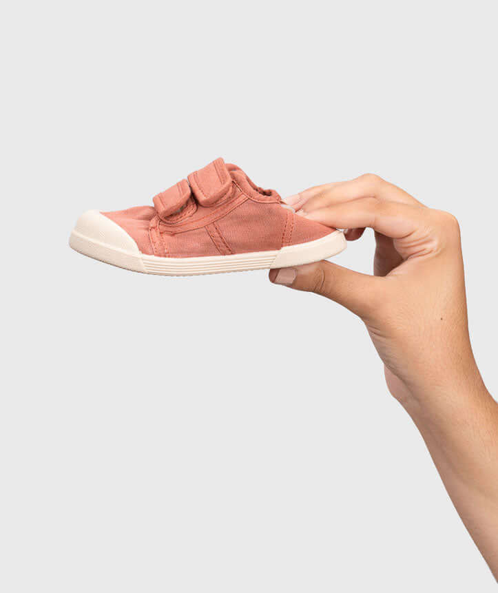 Sapatos de lona Igor com velcro duplo mod Lona na cor Terracota