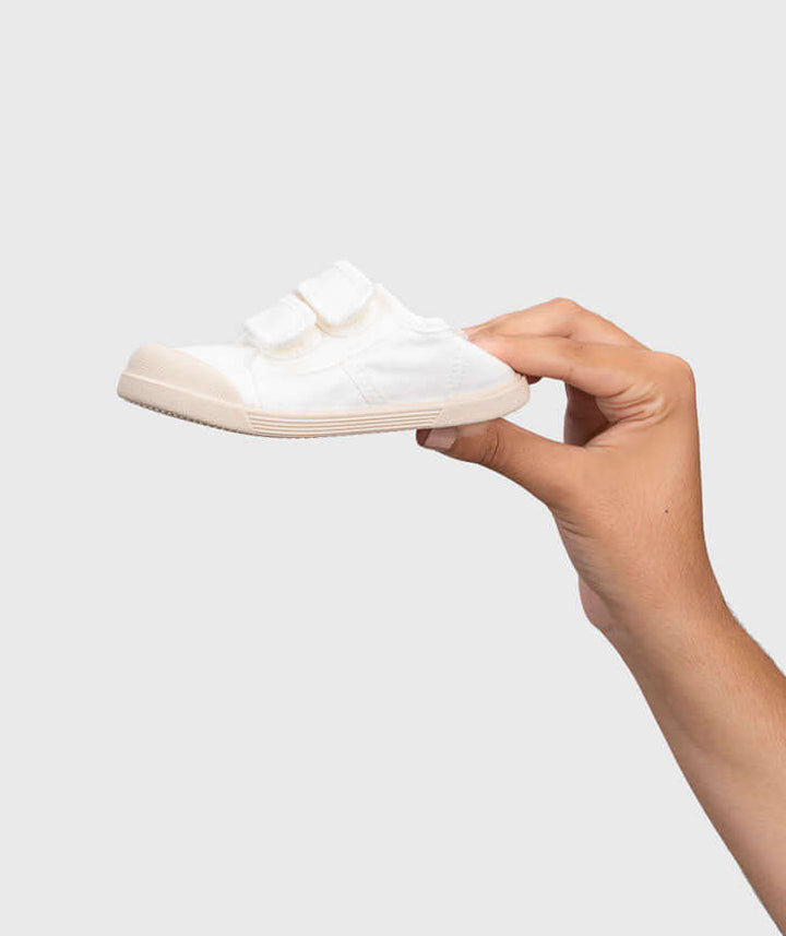 Igor canvas shoes with double velcro mod Lona in white
