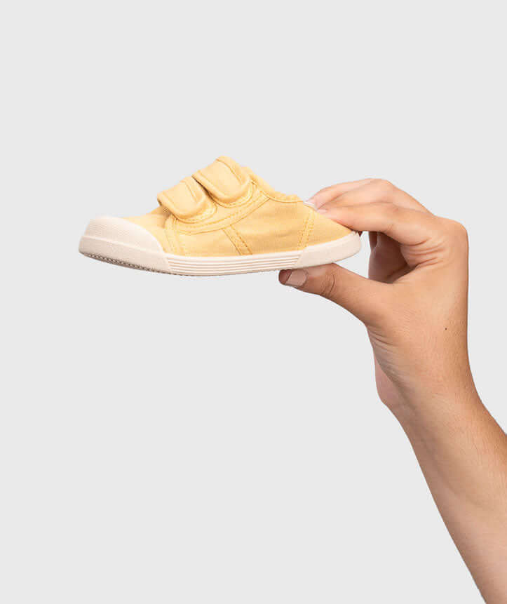Igor canvas shoes with double velcro mod Lona yellow