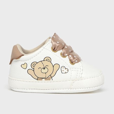 Scarpe MAYORAL da neonata con orsetto bianca con lacci a pois beige 16 - 19