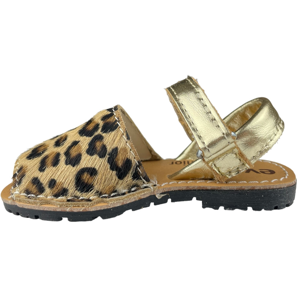 Sandal de Minochin evoca