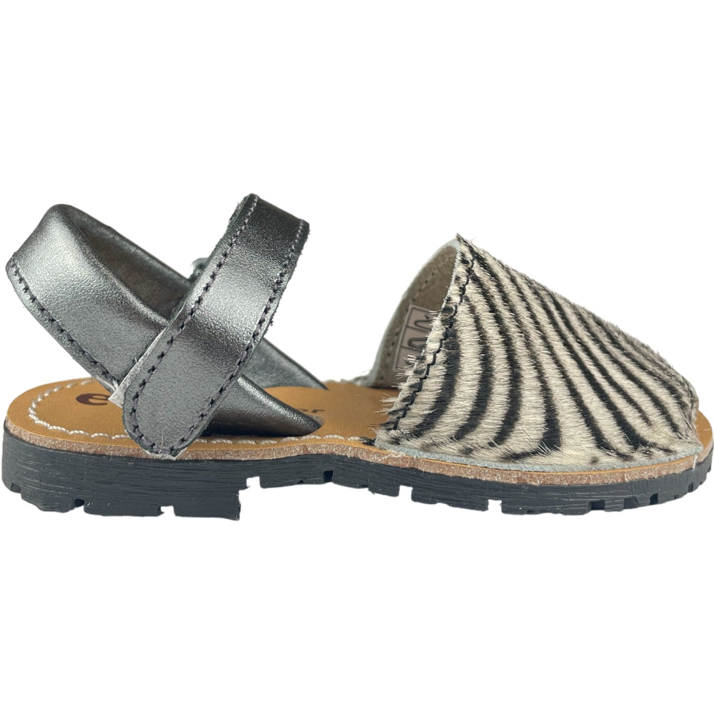 Sandal de Minochin evoca