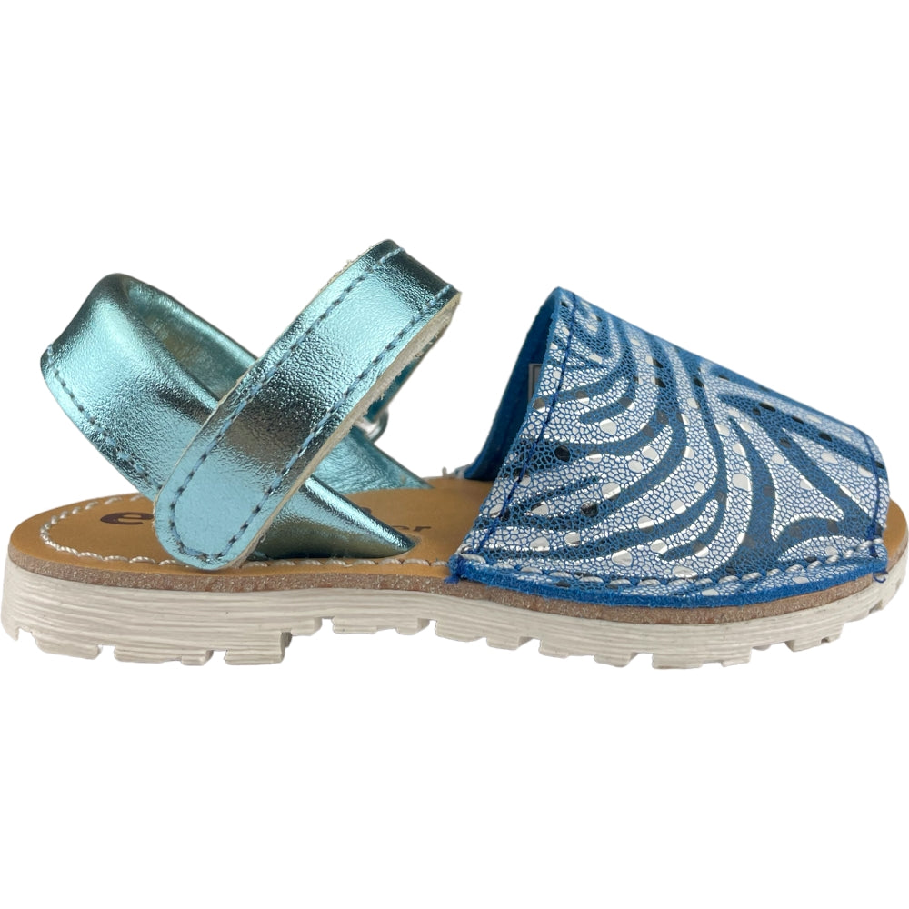 Sandal de Minochin evoca